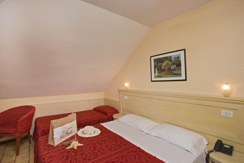 Hotel Lo Squalo Гроттамаре Номер фото